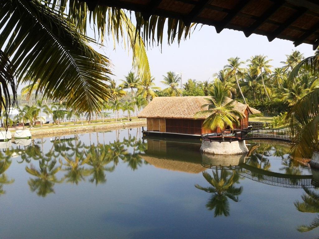 Vasundhara Sarovar Premiere Alappuzha Exterior photo
