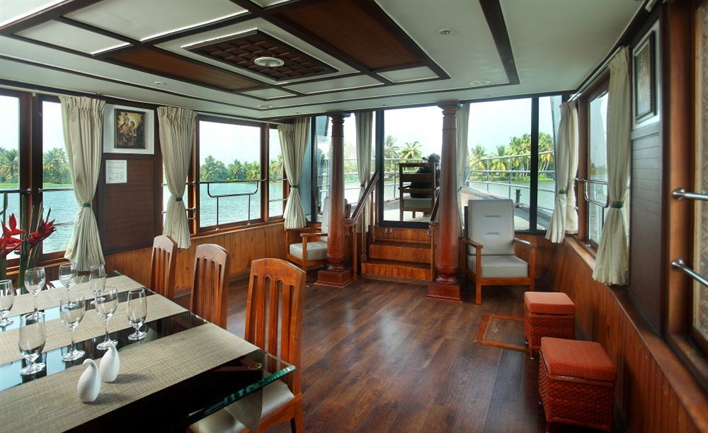Vasundhara Sarovar Premiere Alappuzha Exterior photo