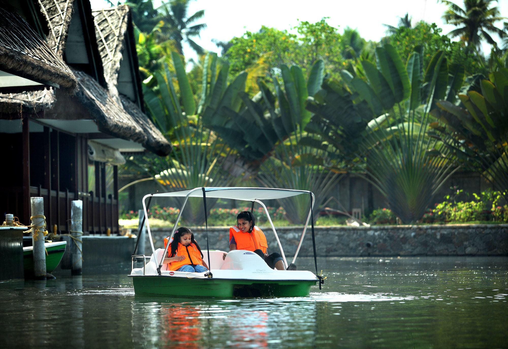 Vasundhara Sarovar Premiere Alappuzha Exterior photo