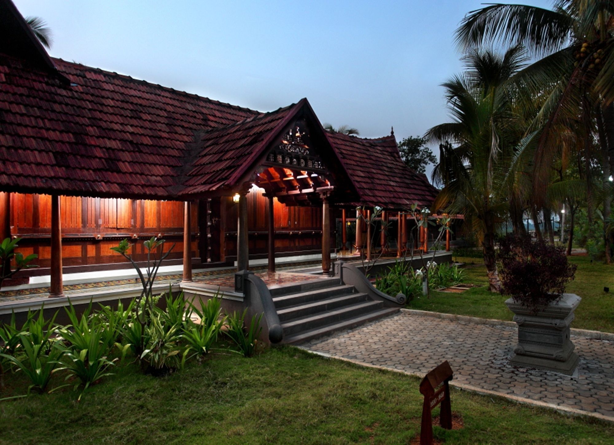 Vasundhara Sarovar Premiere Alappuzha Exterior photo