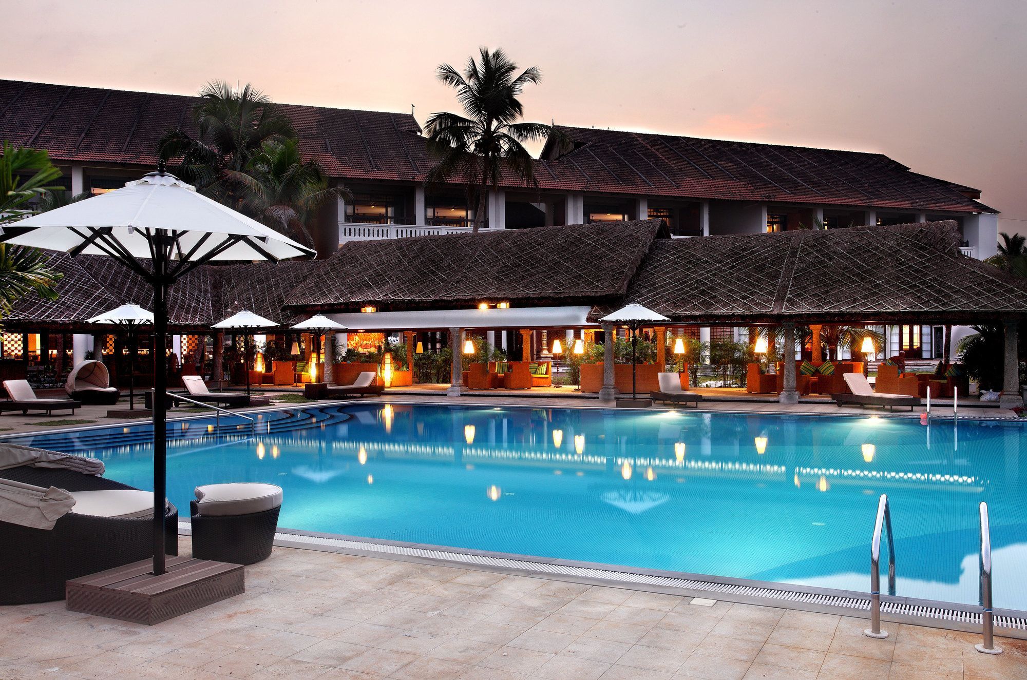 Vasundhara Sarovar Premiere Alappuzha Exterior photo